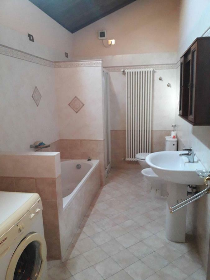 Appartamento In Piazza Umberto I A Poviglio Poviglio  Eksteriør billede